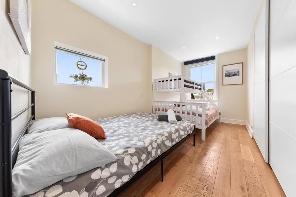 Spacious Sleep 11 With Terrace In Earls Court Ec99 London Eksteriør bilde