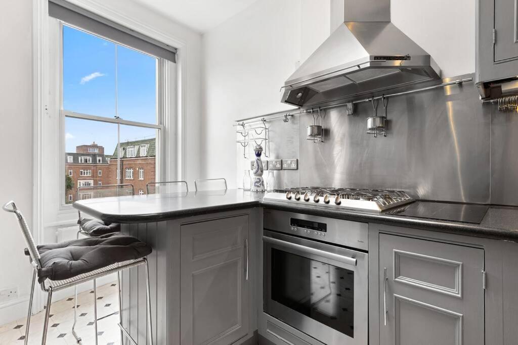 Spacious Sleep 11 With Terrace In Earls Court Ec99 London Eksteriør bilde