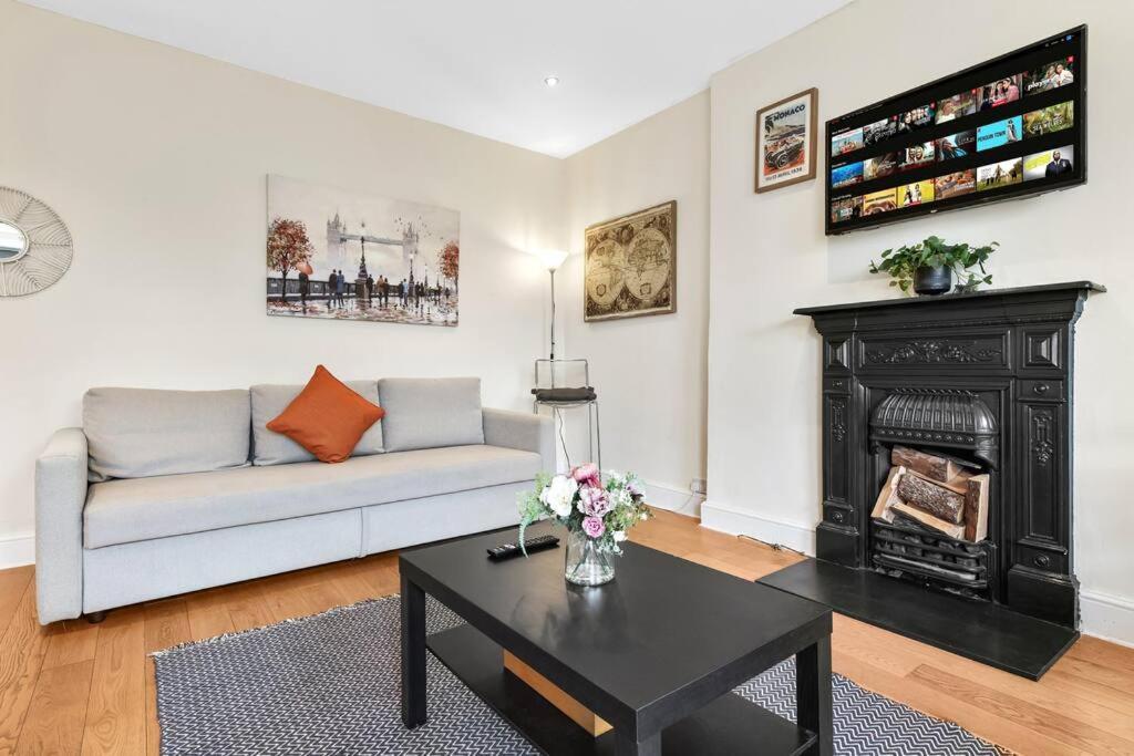 Spacious Sleep 11 With Terrace In Earls Court Ec99 London Eksteriør bilde