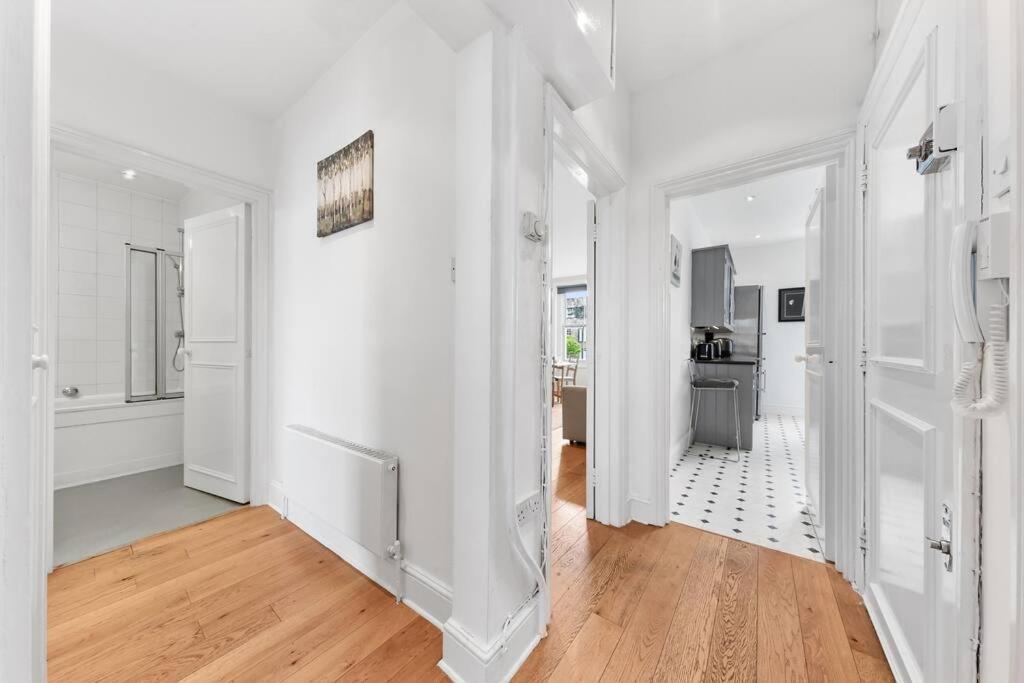 Spacious Sleep 11 With Terrace In Earls Court Ec99 London Eksteriør bilde
