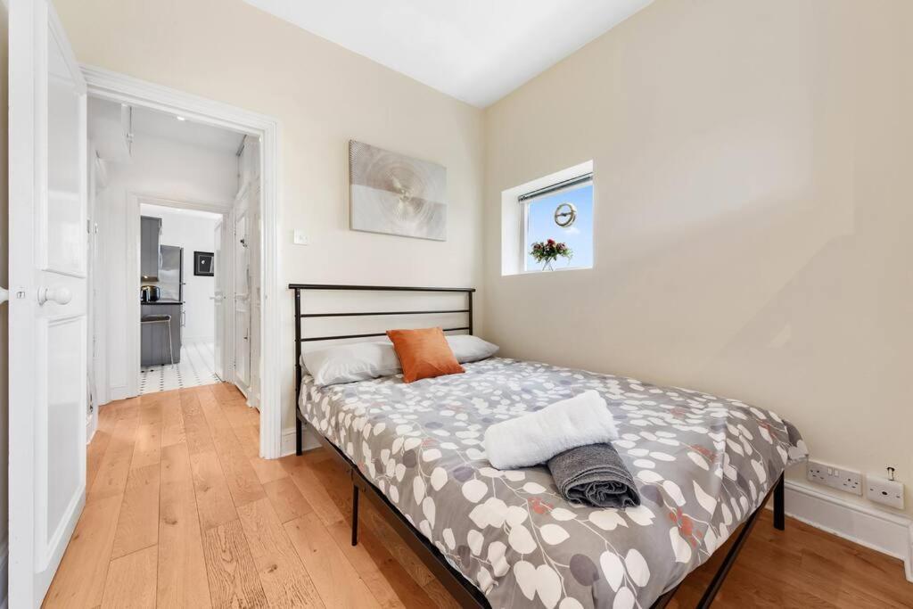 Spacious Sleep 11 With Terrace In Earls Court Ec99 London Eksteriør bilde